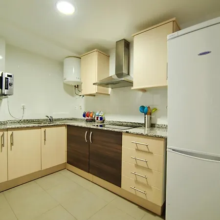 With One Bedroom In With Wifi Apartment *